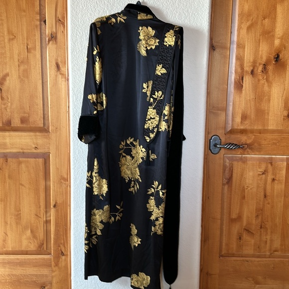 Kimona - Flora Kung 100% Silk Dressing Gown/Robe -Never worn or hung on a wall. - Picture 2 of 7